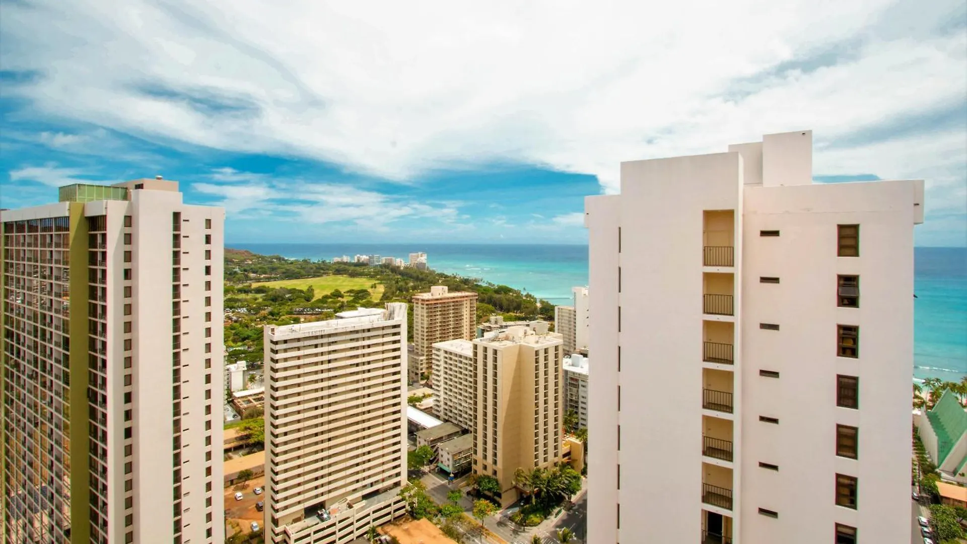 High-Floor Waikiki Ocean & Park View Condo-Free Parking Honolulu 0*,