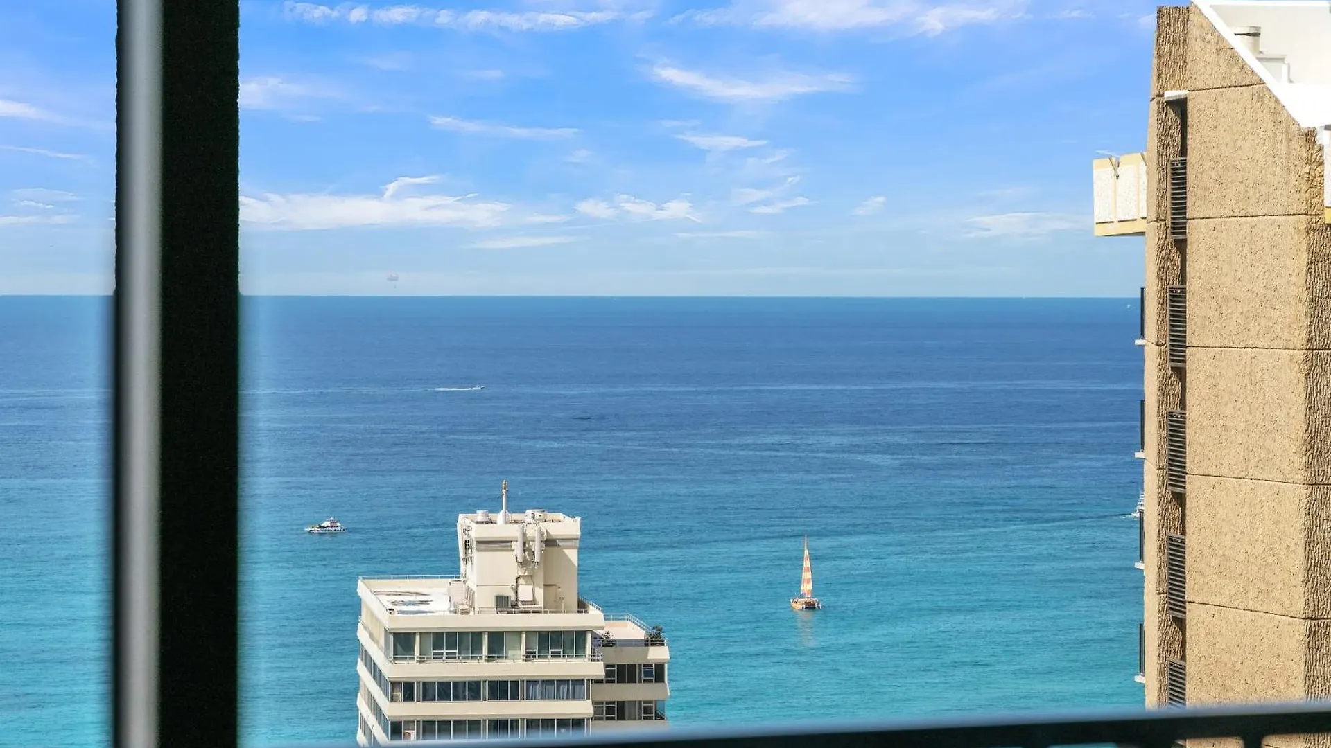 High-Floor Waikiki Ocean & Park View Condo-Free Parking Honolulu