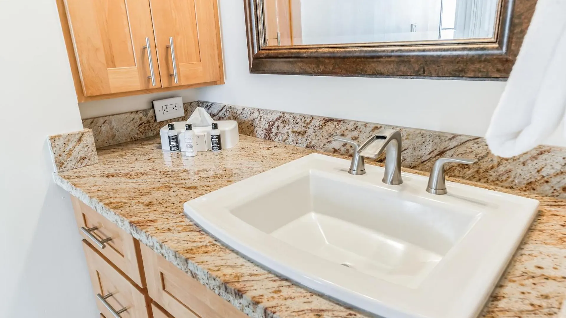 Apartamento High-Floor Waikiki Ocean & Park View Condo-Free Parking Honolulu