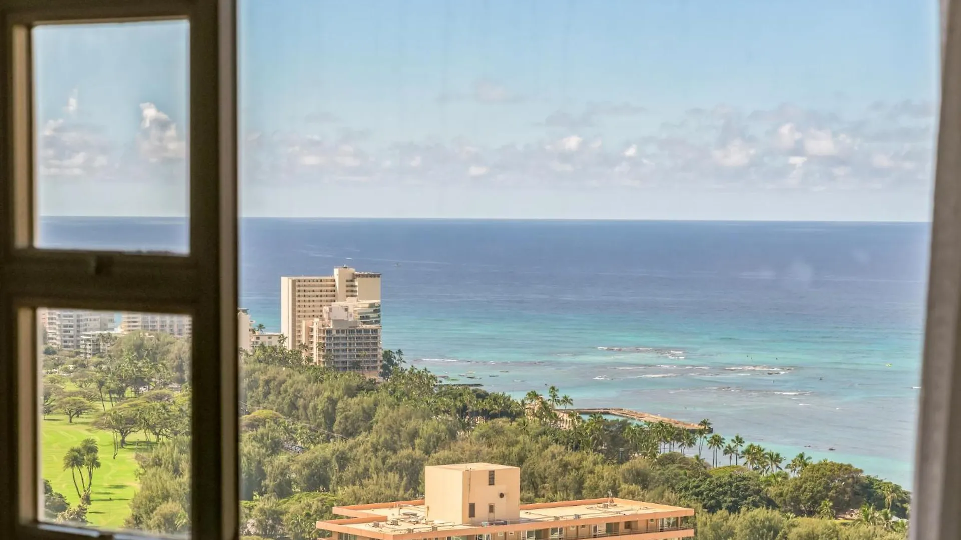 High-Floor Waikiki Ocean & Park View Condo-Free Parking Honolulu