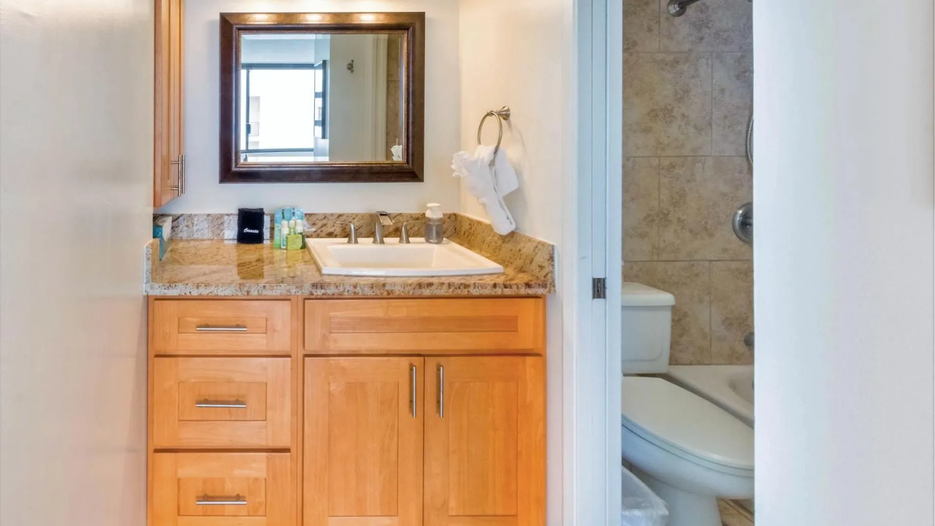 High-Floor Waikiki Ocean & Park View Condo-Free Parking Honolulu United States